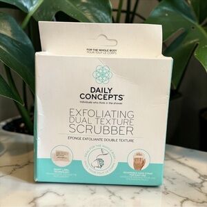 🖤DAILY CONCEPTS🖤Exfoliating Dual Texture Scrubber/NIB